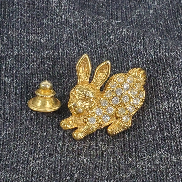 Easter Bunny Rabbit Hat Pin Vtg Avon Gold Tone With Rhinestones Tack Pin Brooch - Picture 2 of 8